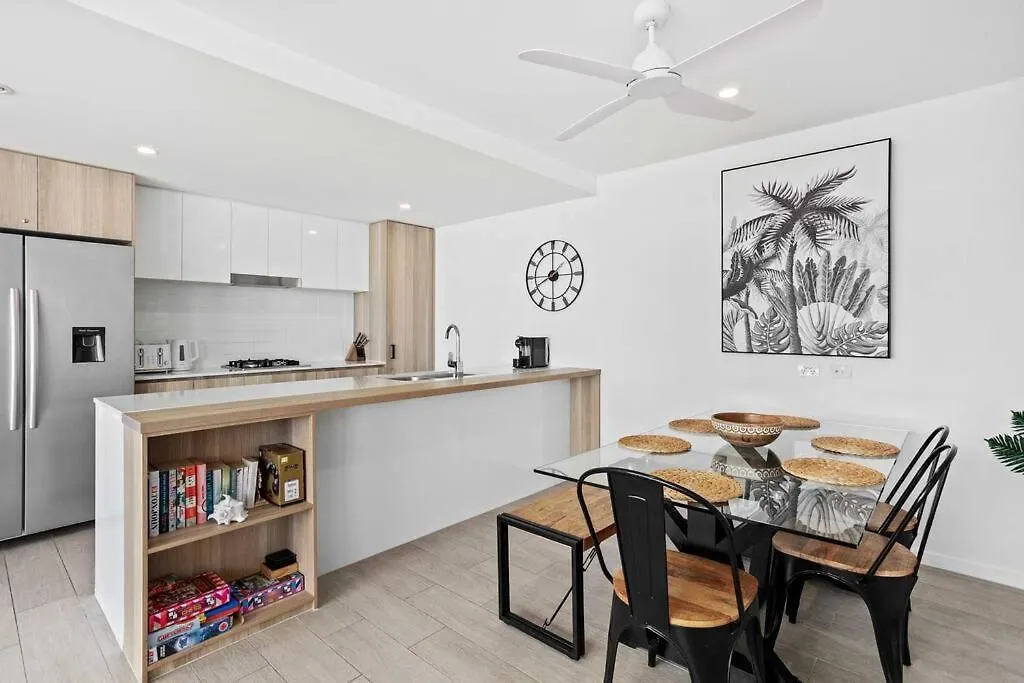 Ocean View Luxury In Periscope Apartment Gold Coast